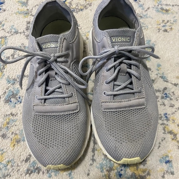 Vionic Shoes - Vionic Endure Size 9.5‎ Walking Shoe Sneaker Light Gray Women's 9 1/2 Pre-Owned